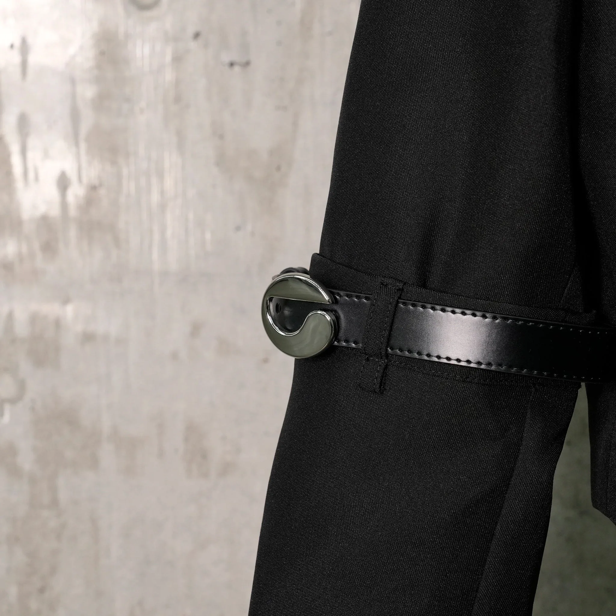 HYBRID CROPPED TAILORED JACKET / BLACK