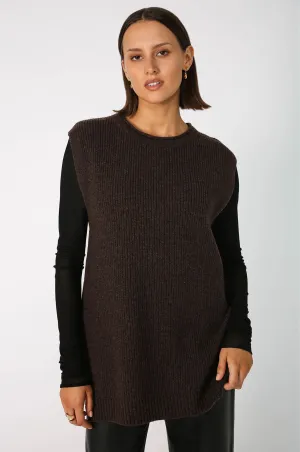 tabard crew vest / chocolate marle